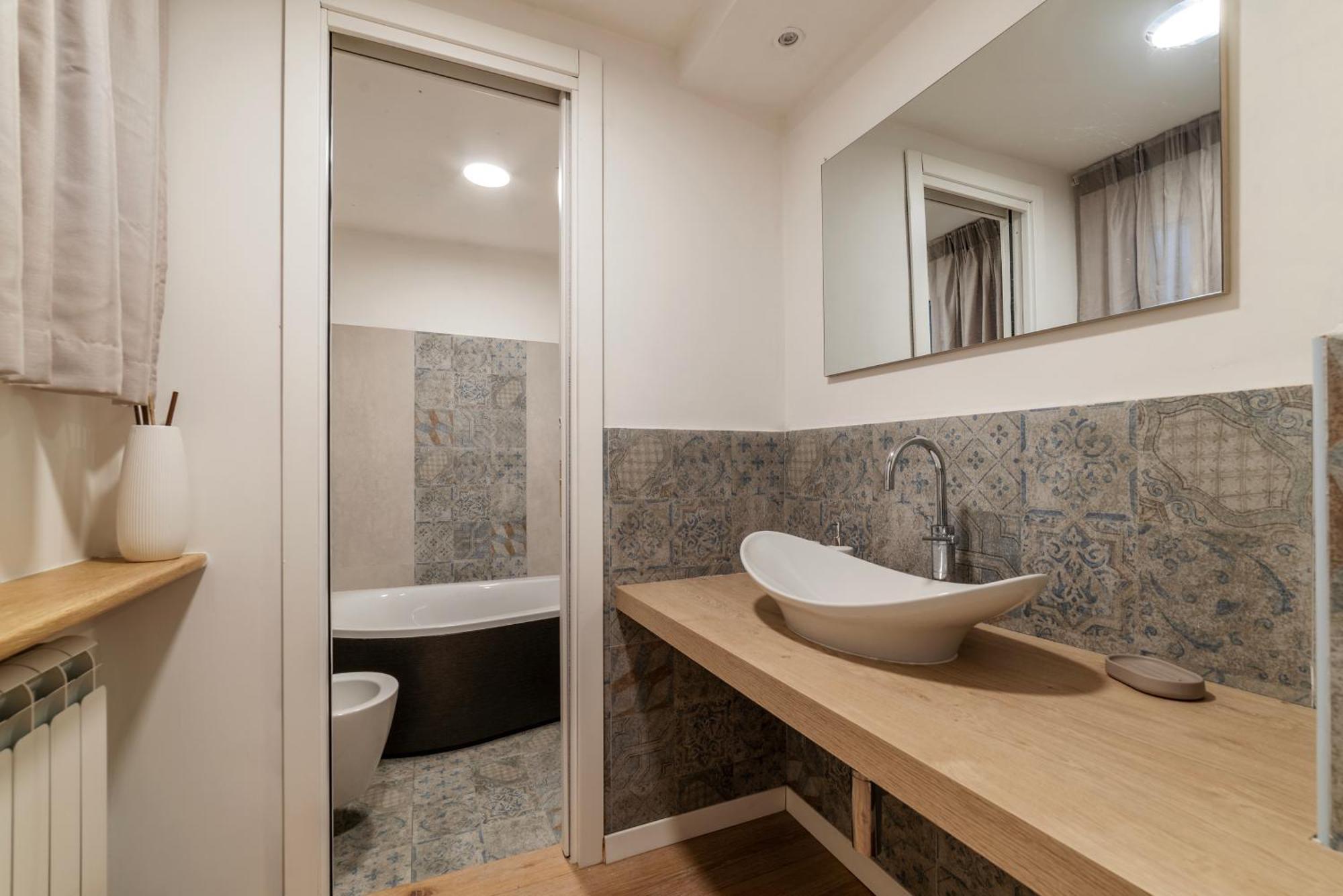 Mm Piramide Apartment Rom