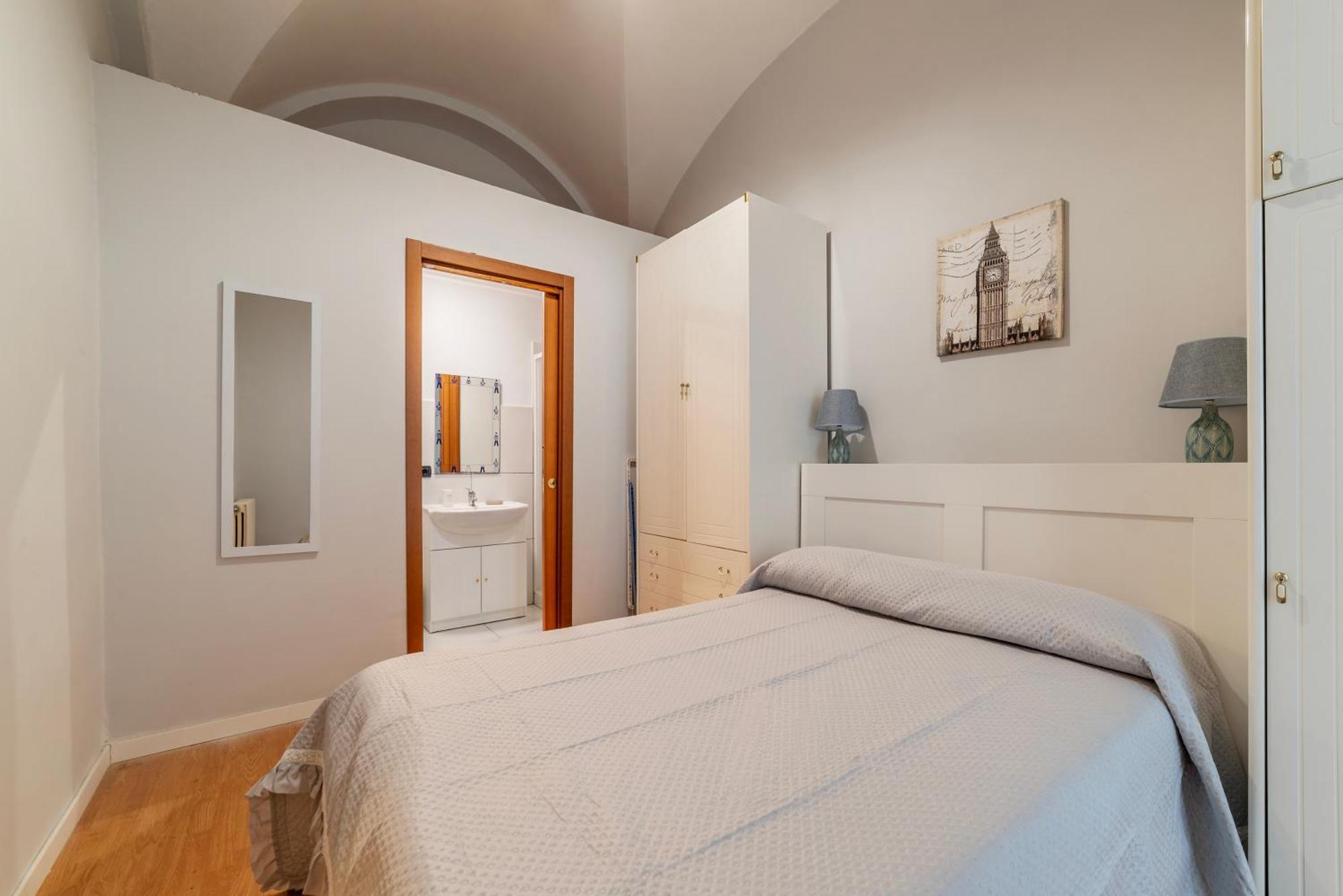 Mm Piramide Apartment Rom